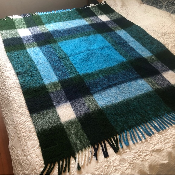 ✨Rare✨ Vintage Eaton’s Acrylic Throw / Blanket - made in Italy - Picture 2 of 8